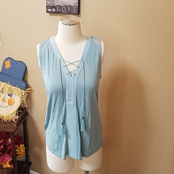 New White House Black Market V-Neck Sleeveless Top - Picture 2 of 7